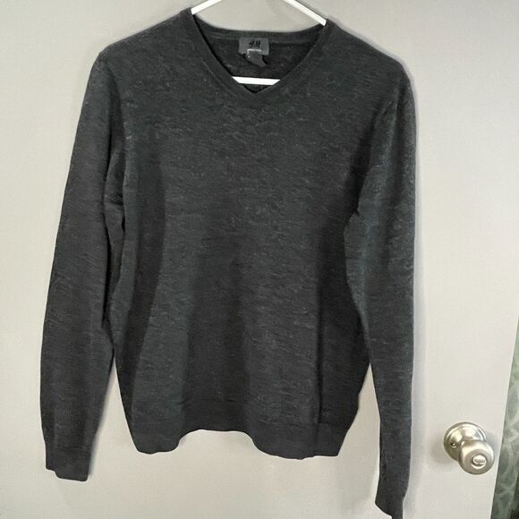 H&M Mens L Long Sleeve V Neck Pullover 100% Merino Wool Gray Sweater - Picture 1 of 6